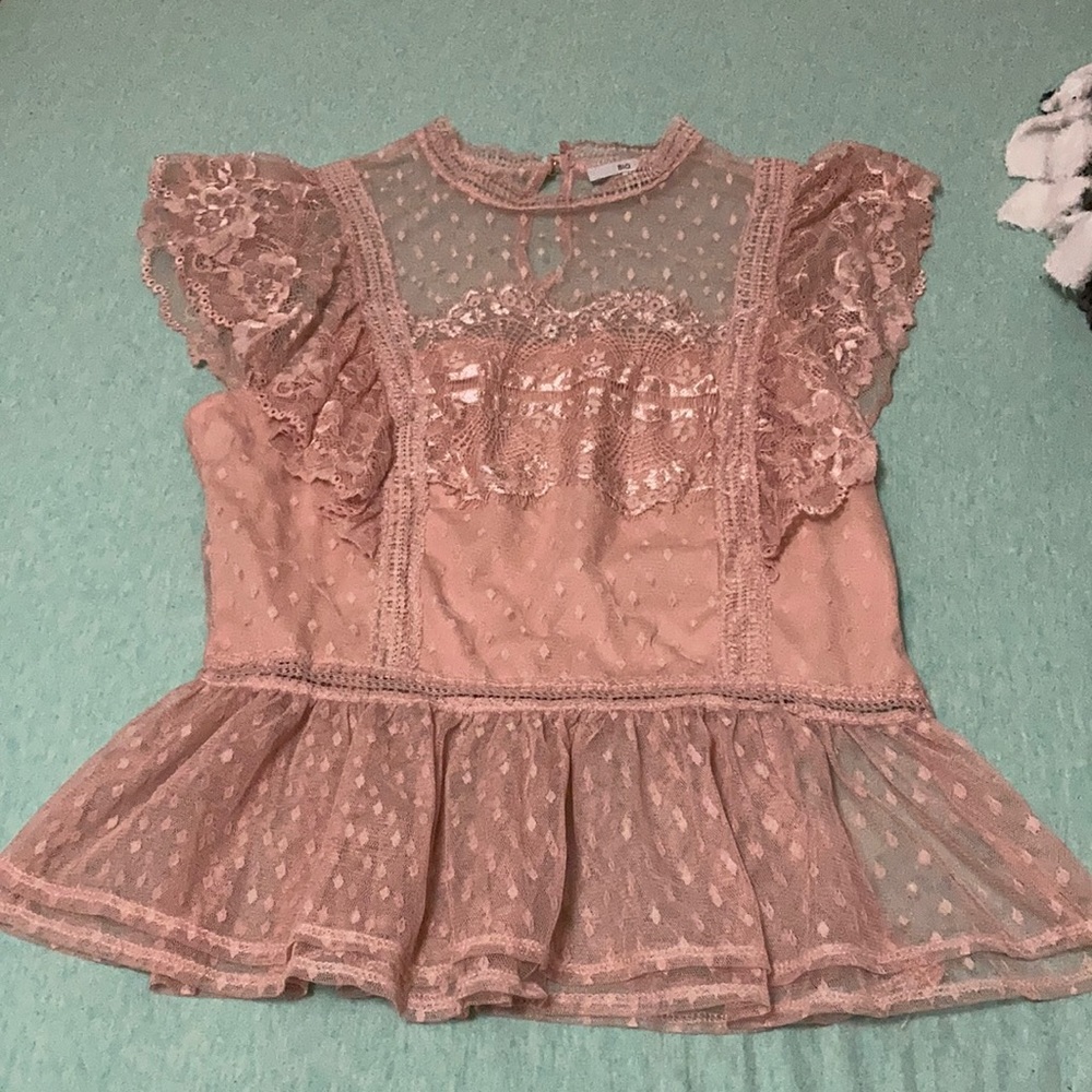 Pink lace blouse M